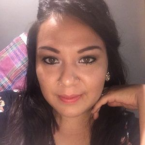 Meet your Posher, Monica